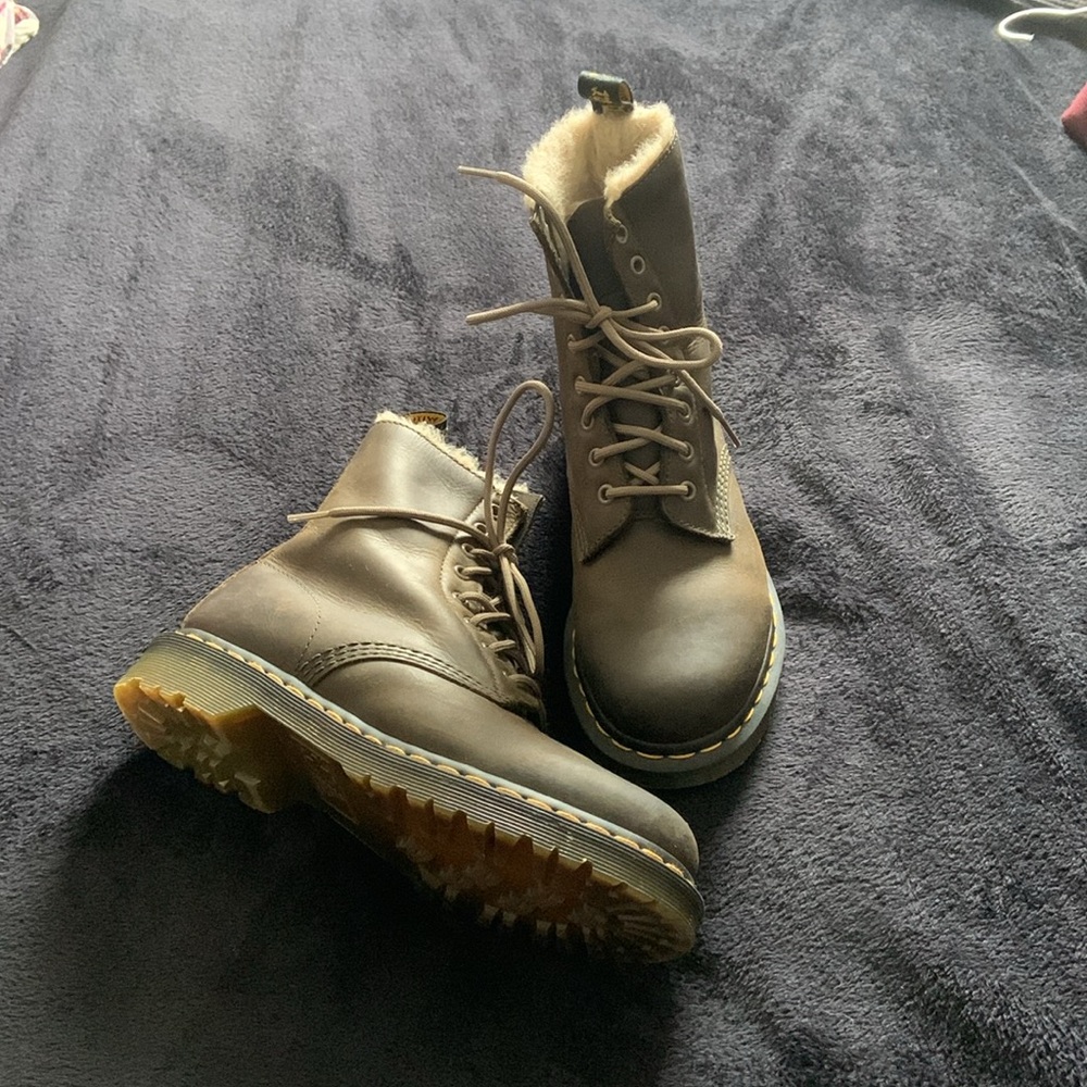 Dr. Martens 1460 Serena 8 Eye Boot Olive - Picture 3 of 12